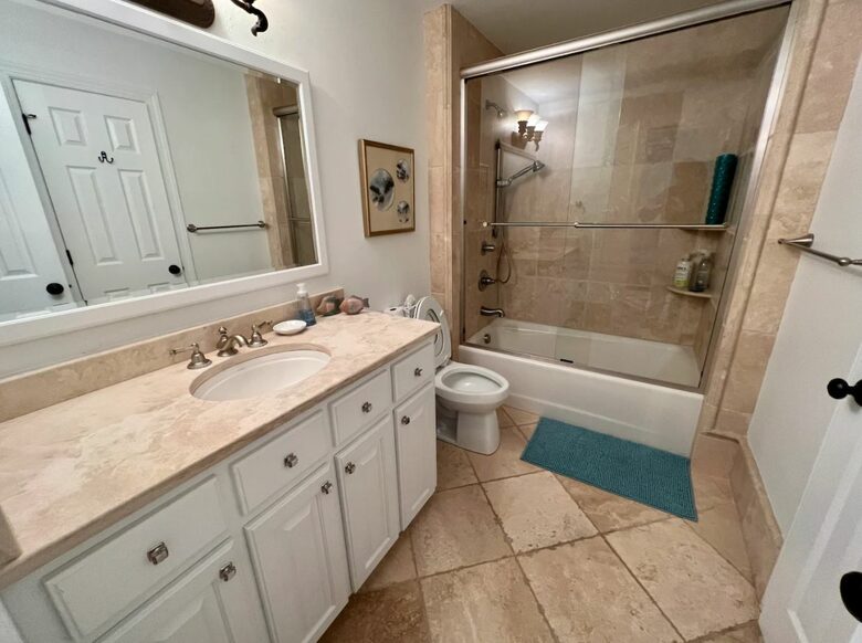 Home Exchange in Virginia Beach, VA guest bathroom with tub