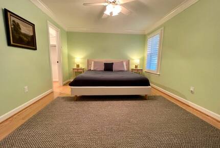 Home Exchange in Virginia Beach, VA spacious guest bedroom