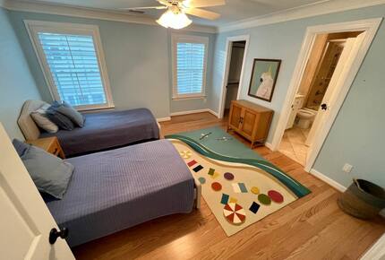 Home Exchange in Virginia Beach, VA twin guest bedroom