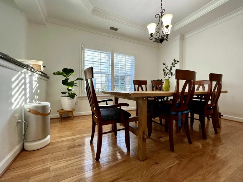 Home Exchange in Virginia Beach, VA dining room