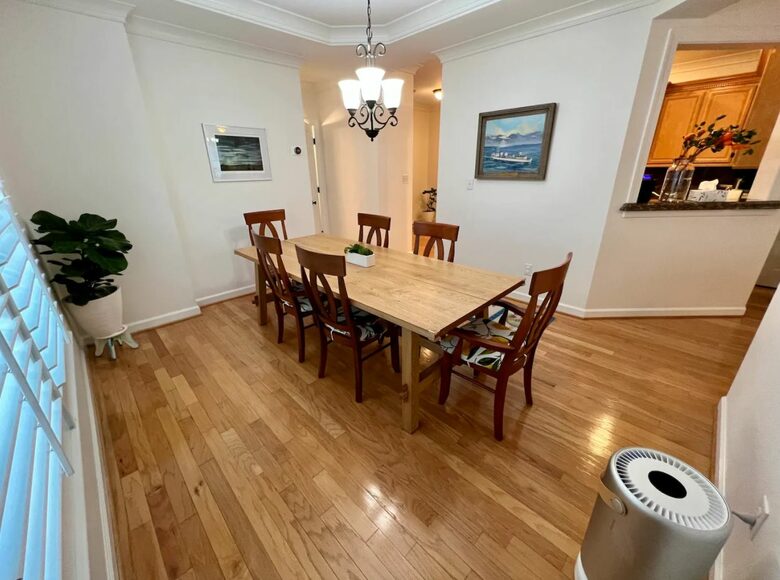 Home Exchange in Virginia Beach, VA dining room with large table