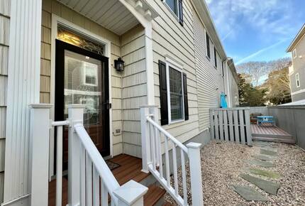 Home Exchange in Virginia Beach, VA entrance and side patio