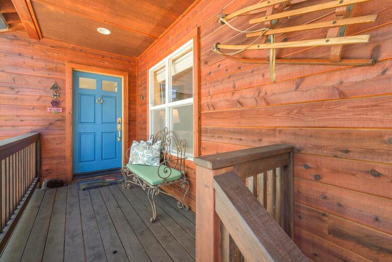 Home Exchange in Truckee, CA, front entry with cute blue door