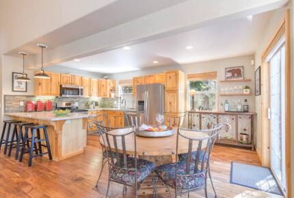 Home Exchange in Truckee, CA, gourmet eat in kitchen