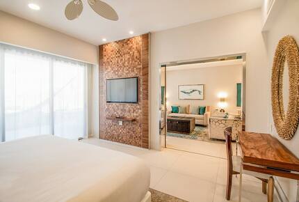 Home exchange in Los Cabos at Garza Blanca Resort, master with desk