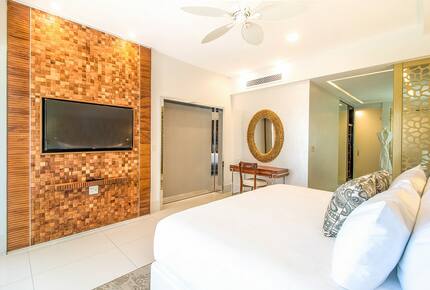 Home exchange in Los Cabos at Garza Blanca Resort, master with TV