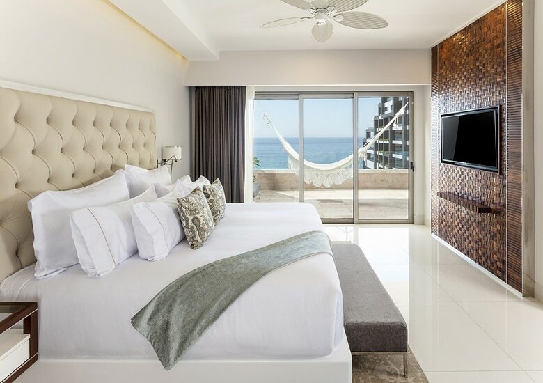 Home exchange in Los Cabos at Garza Blanca Resort, master bedroom