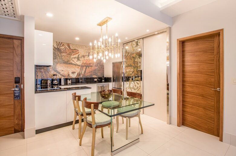 Home exchange in Los Cabos at Garza Blanca Resort, dining area