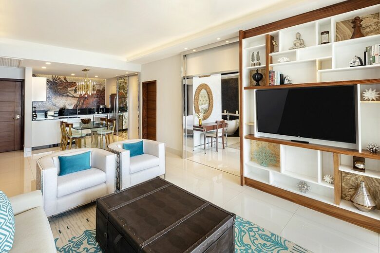 Home exchange in Los Cabos at Garza Blanca Resort, living room with TV