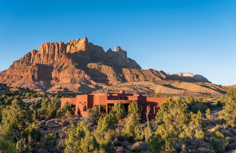 Desert Home touching Zion National Park - Springdale, Utah