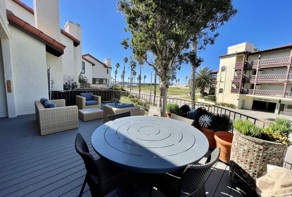 Home Exchange in Oxnard, CA outdoor patio with dining option