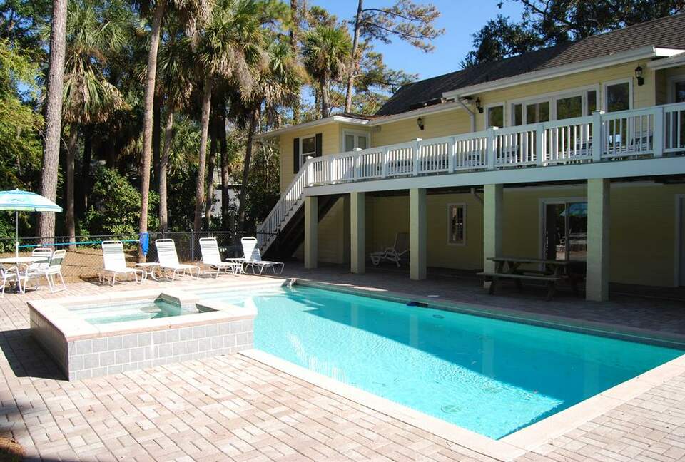 Home Exchange on Hilton Head Island, SC, incredible pool and deck