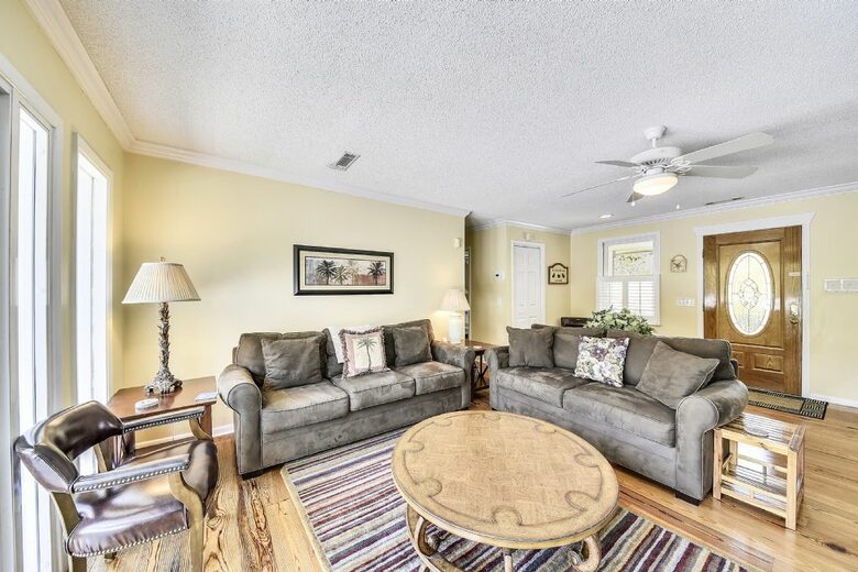 Home Exchange on Hilton Head Island, SC, family room with flat screen