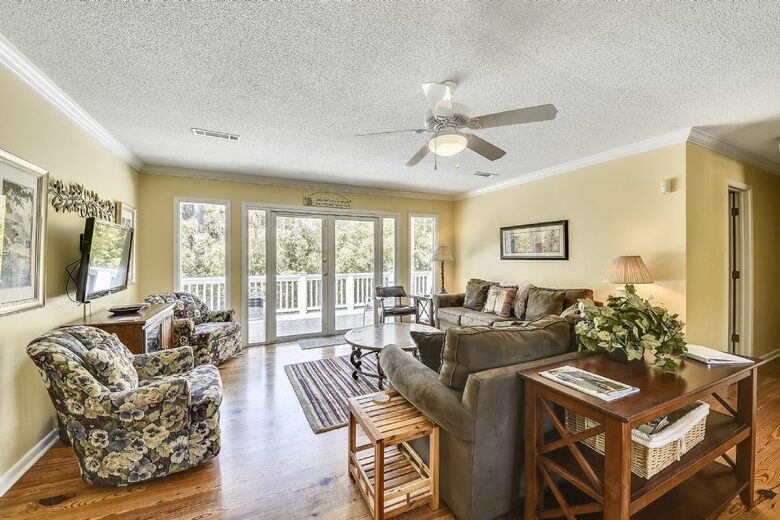 Home Exchange on Hilton Head Island, SC, family room with deck access