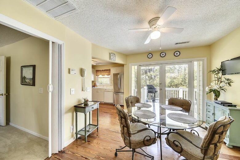 Home Exchange on Hilton Head Island, SC, breakfast nook