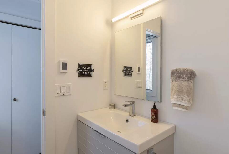 Home Exchange in Sag Harbor, NY master en suite upgraded sink