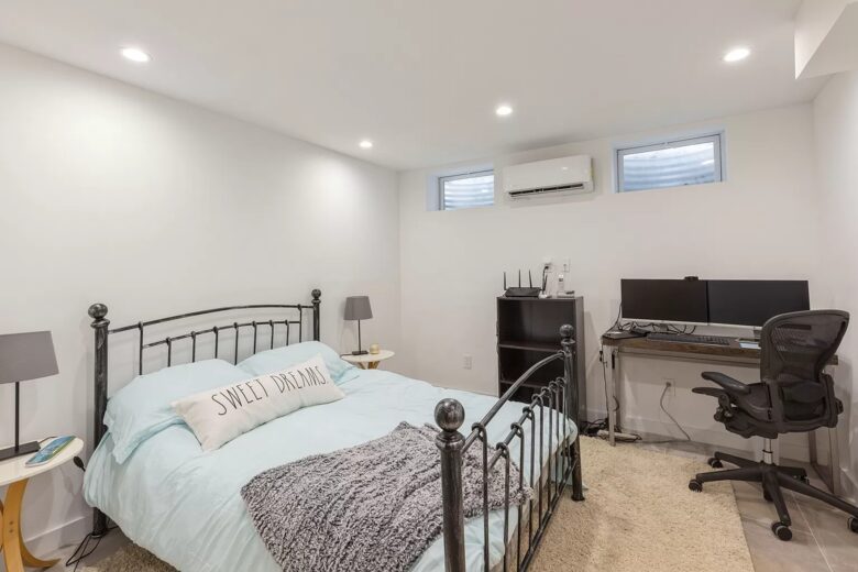 Home Exchange in Sag Harbor, NY office with extra bed