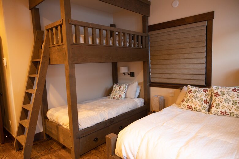 Mountain Home Ranch - Bordering National Forest - Durango, Colorado