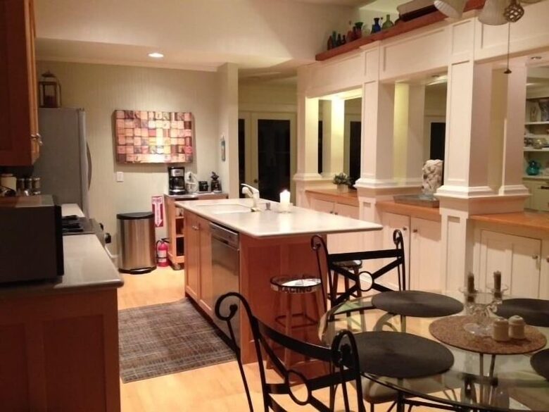 Home Exchange in Chincoteague, VA kitchen with upgraded appliances