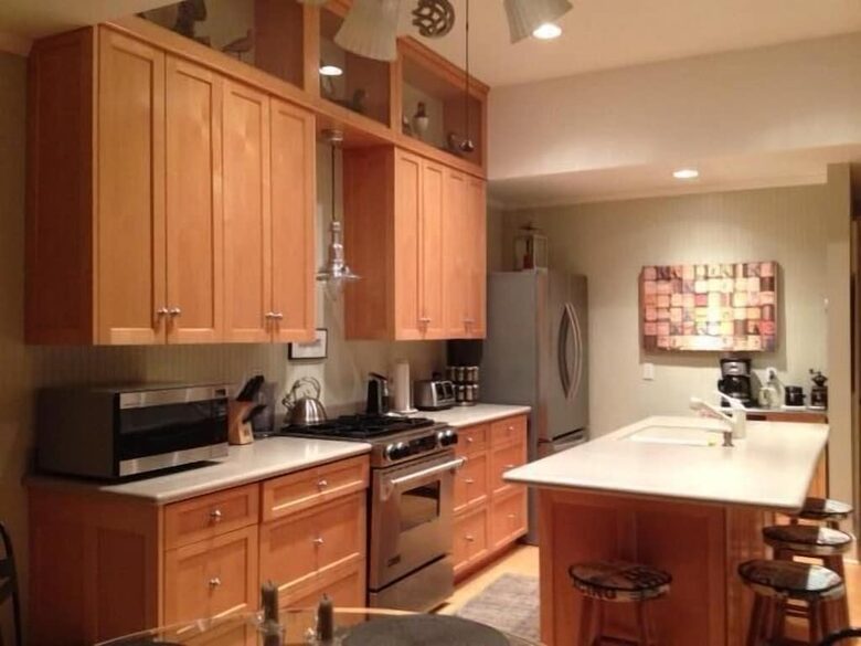 Home Exchange in Chincoteague, VA stainless steel appliances