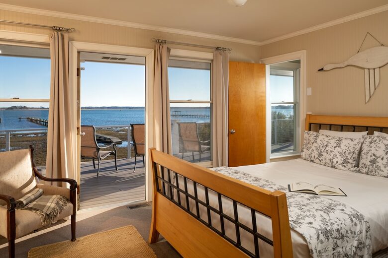 Home Exchange in Chincoteague, VA guest bedroom with water views