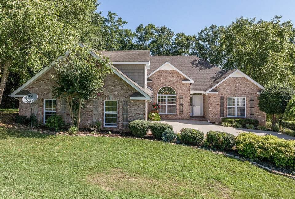 Home Exchange in Estill Springs, TN front of home