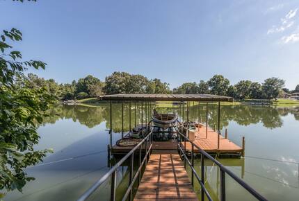 Home Exchange in Estill Springs, TN dock and lake view