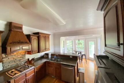 Home Exchange in Estill Springs, TN kitchen nook with plenty of light