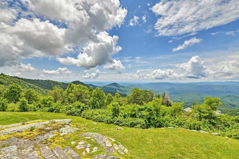 The Blowing Rock Monument is less than 1 mile from home