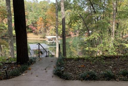 Home Exchange in Winchester, TN down to the dock