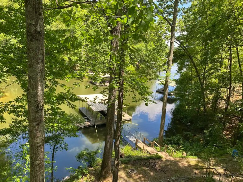 Home Exchange in Winchester, TN lake front property with private dock