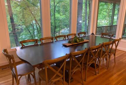 Home Exchange in Winchester, TN picture perfect extra big dining table