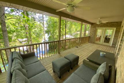 Home Exchange in Winchester, TN patio with lounge seats