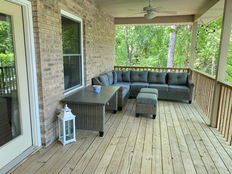 Home Exchange in Winchester, TN patio with lounge seating