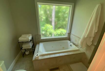 Home Exchange in Winchester, TN master en suite tub