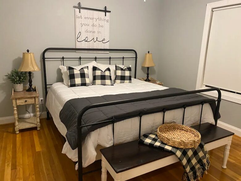 Home Exchange in Winchester, TN guest bedroom upstairs with king bed