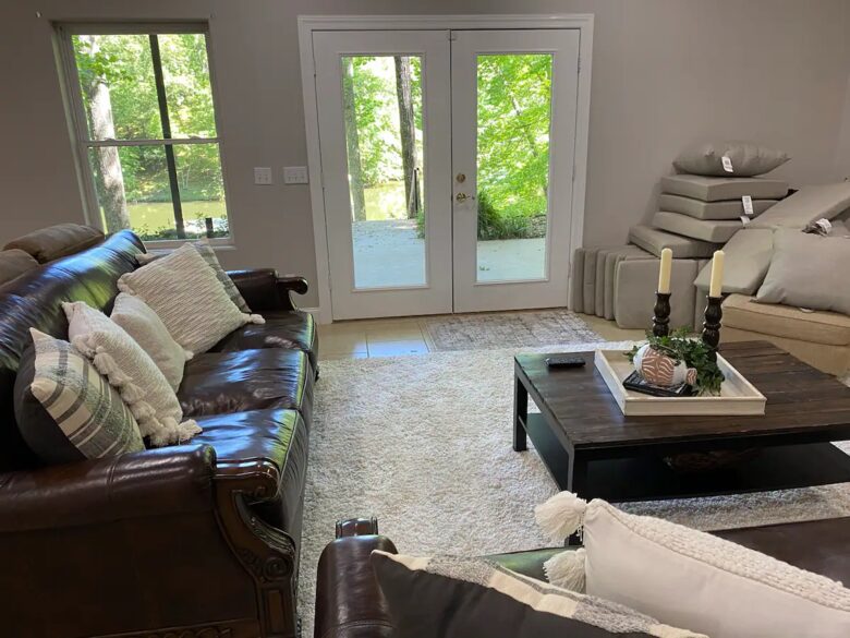 Home Exchange in Winchester, TN second living space indoors