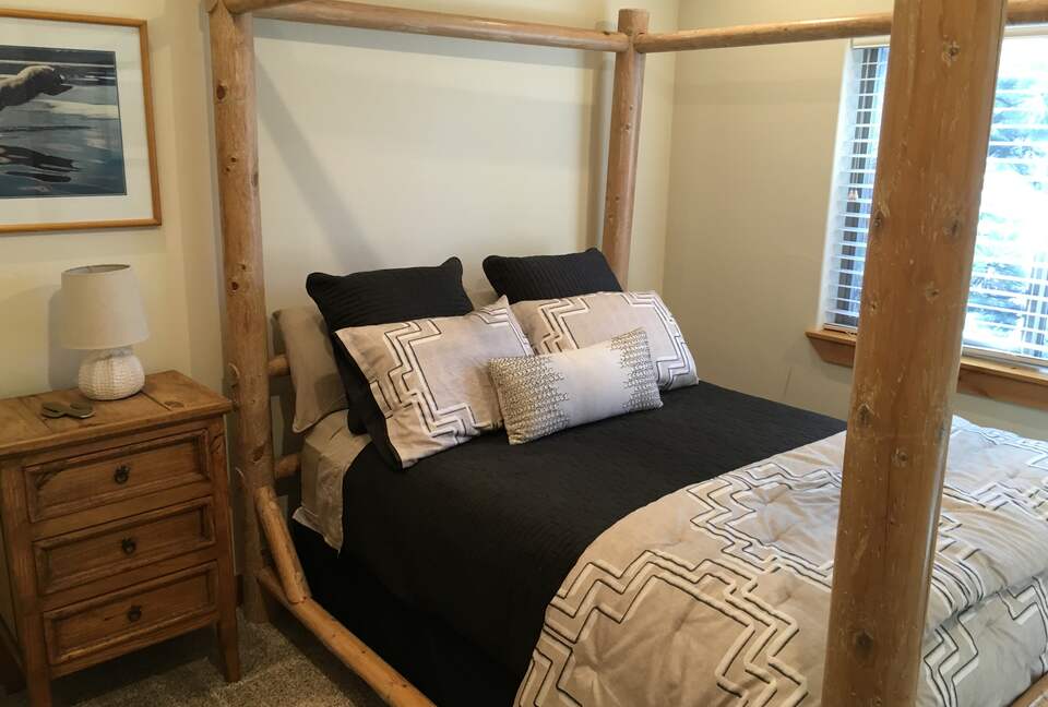 Queen in master on 3rd floor.