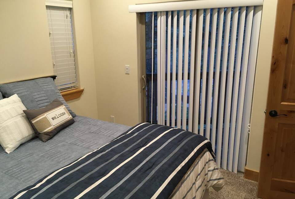 2nd floor queen bedroom.