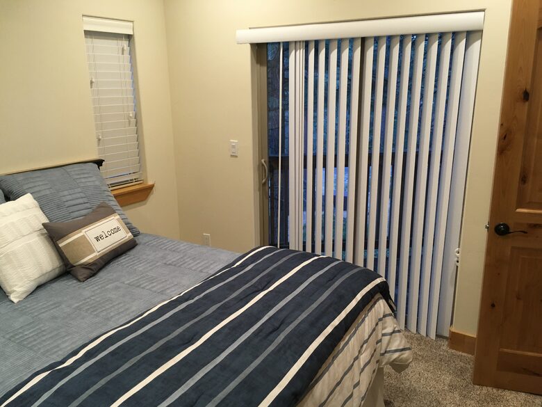 2nd floor queen bedroom.