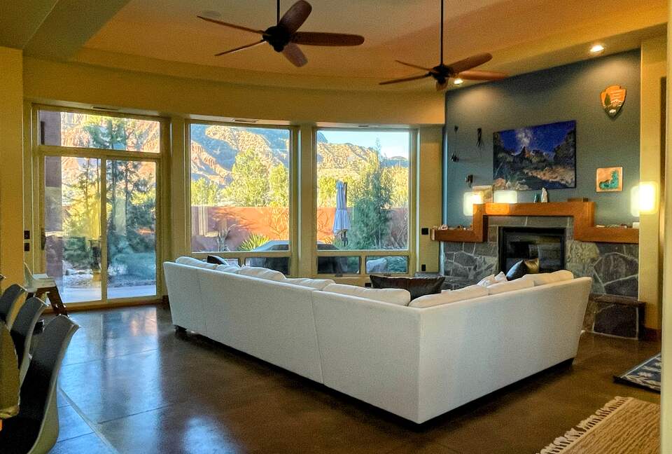 Desert Home touching Zion National Park - Springdale, Utah