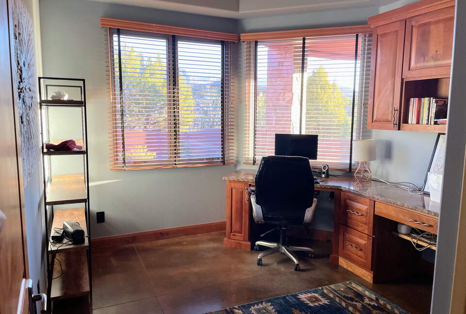 Desert Home touching Zion National Park - Springdale, Utah