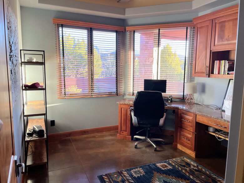 Desert Home touching Zion National Park - Springdale, Utah