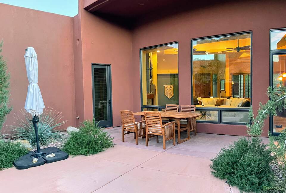 Desert Home touching Zion National Park - Springdale, Utah