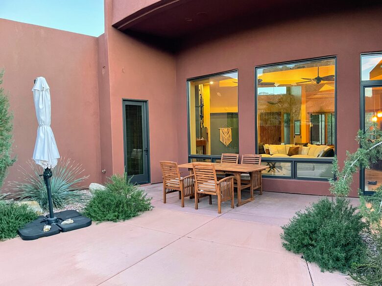 Desert Home touching Zion National Park - Springdale, Utah