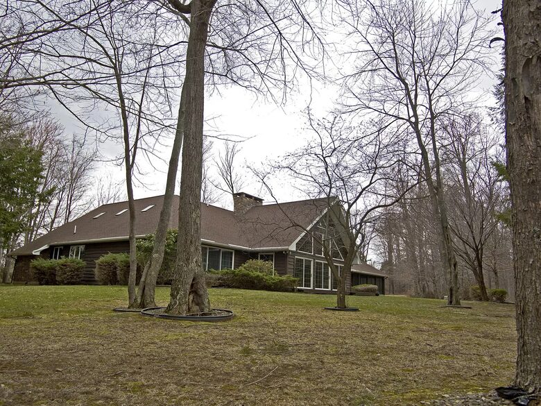 Home Exchange in Muncy Valley, PA, trees and nature surround you!