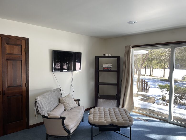 Home Exchange in Muncy Valley, PA, charming seating in master suite