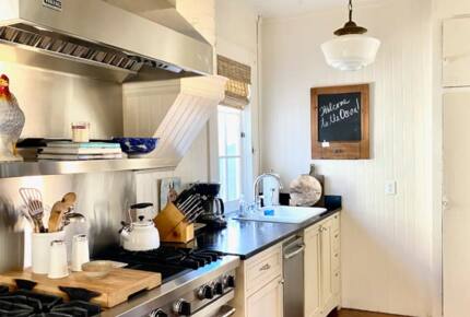 Home Exchange in Pacific Grove, CA, kitchen with upgraded appliances