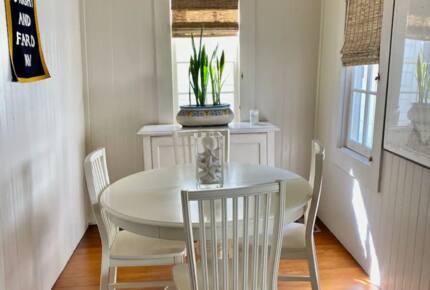 Home Exchange in Pacific Grove, CA, breakfast nook