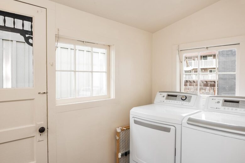 Home Exchange in Pacific Grove, CA, laundry room